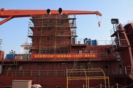 江蘇海新重工熱烈慶祝4艘船舶同日下水、出塢